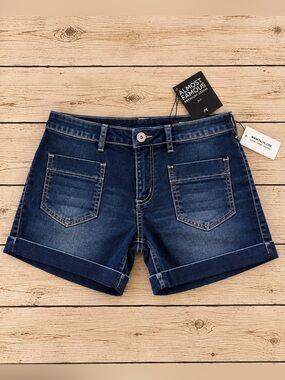 🆕Almost famous high rise shorts